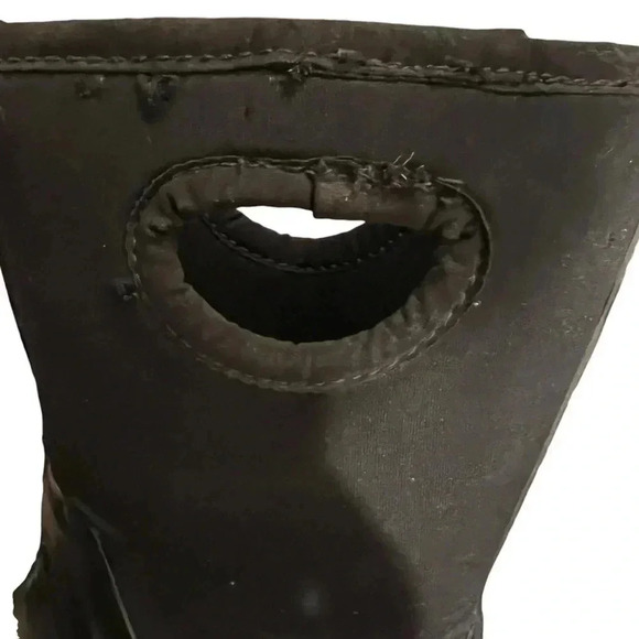 UGG youth K KEX black pill on waterproof rain boot youth size 2 gender neutral - Picture 10 of 13